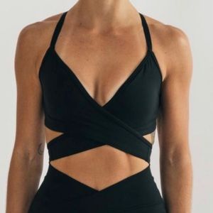 Brand new Alphalete surface wrap bra